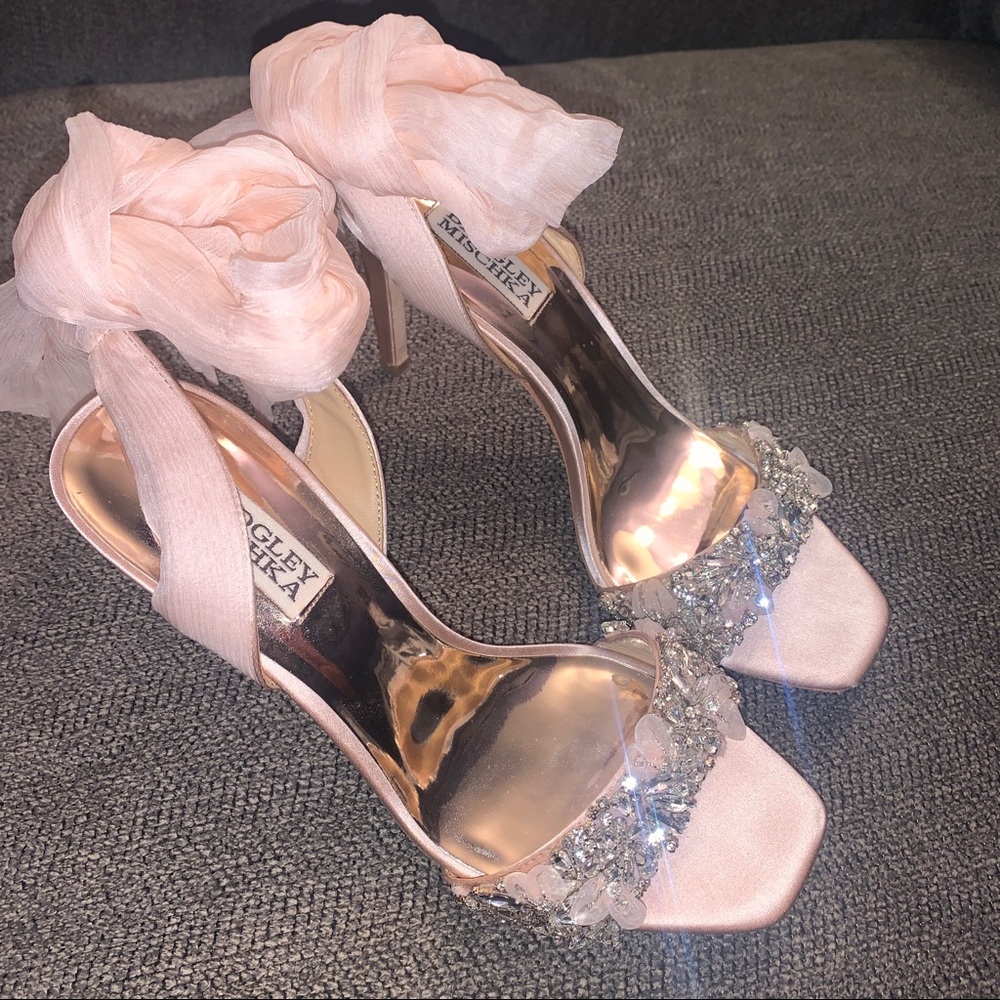 Badgley Mischka Blush Bridal shoes size 7.5